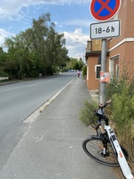 Werler Straße sieht so aus, ist aber kein Radweg!!